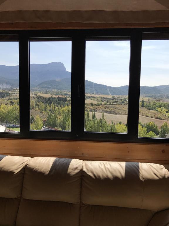 Atico Balcon De Jaca II Apartment Bagian luar foto